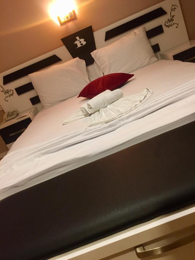 Hotel Bavaria Prishtine Bagian luar foto